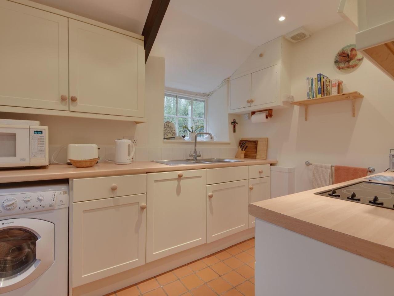 Lew Quarry Cottage Lewdown Exterior photo